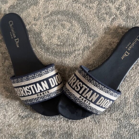 Authentic DIOR Dway slides in size 39.5 - Picture 8 of 10